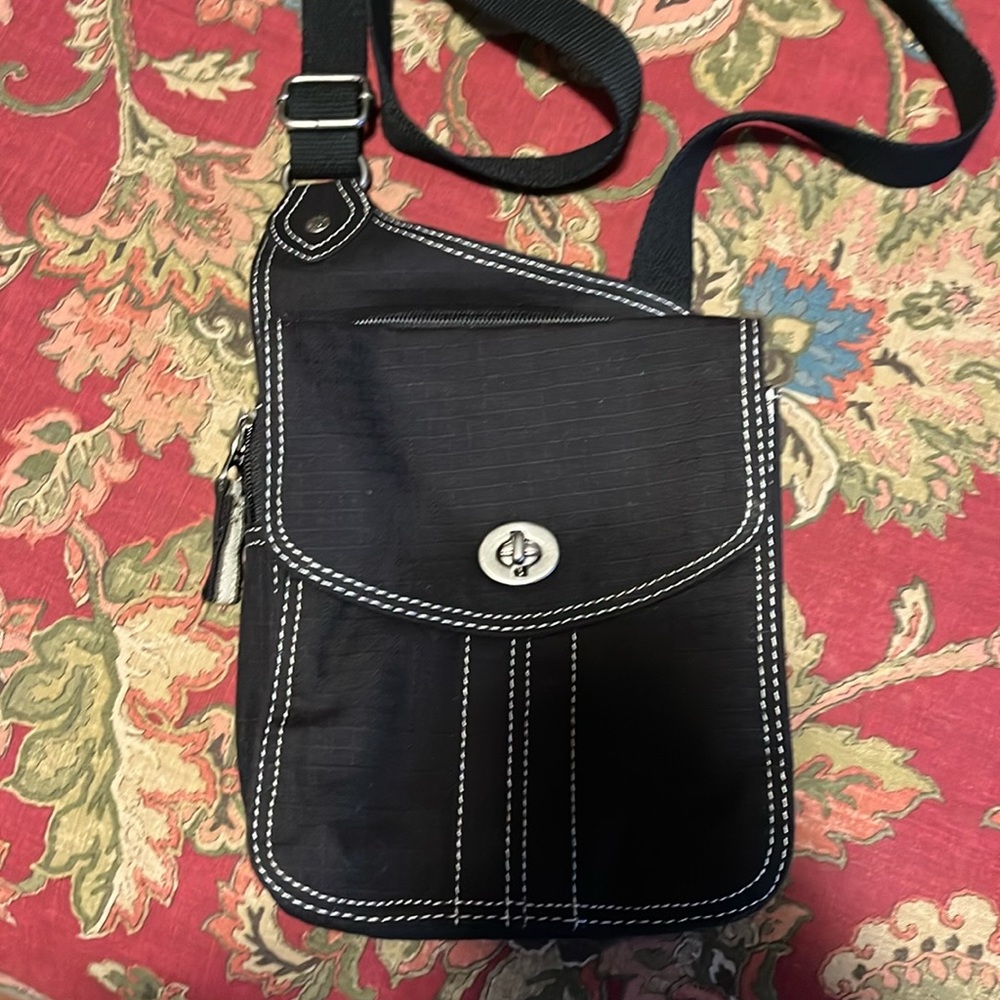 Adorable Fossil crossbody purse in great condition